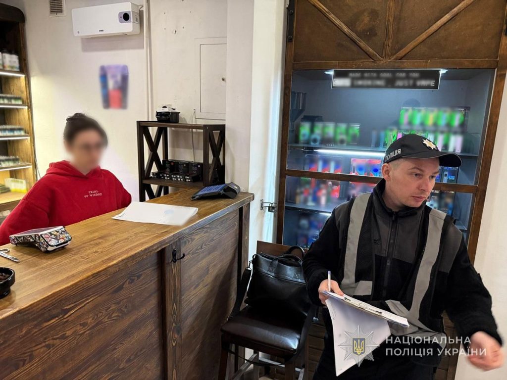У Запоріжжі викрили підпільне виробництво електронних сигарет і тютюнових виробів