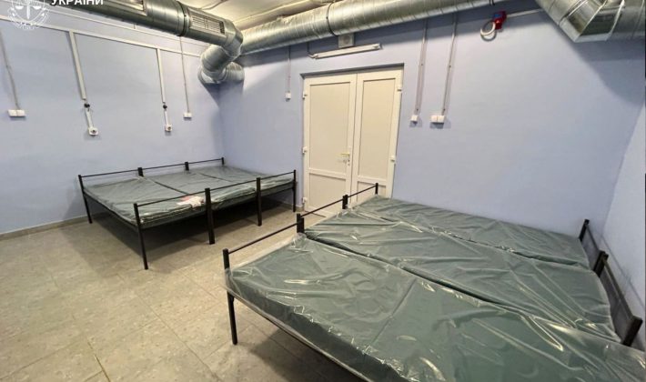 В Запорожье прокуратура заставила отремонтировать укрытие в больнице