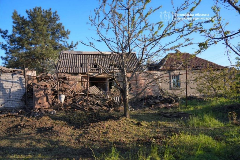 Наслідки ударів по Запоріжжю ввечері 3 травня. Фото: ОВА