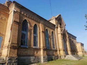 В Запорожской области россияне уничтожили старинную церковь (ФОТО)