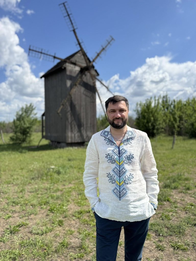Відомі запоріжці вдягнулися у вишиванки