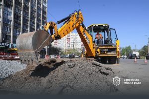 У Запоріжжі ремонтують трамвайні колії вперше за понад 40 років: де саме