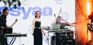 «Я хочу бути просто щасливою» – співачка Yosyaa про пошук своєї ніші в музичній індустрії та вплив сонграйтерського кемпу на проєкт