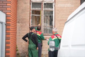 В Запорожье 10 домов получили повреждения после обстрела (ФОТО)