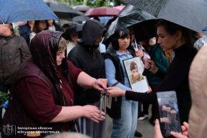 В Запорожье на «Дереве памяти» добавили 85 колокольчиков (ФОТО)