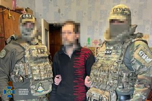 У Запоріжжі викрили коригувальника, який діяв під виглядом пенсіонера