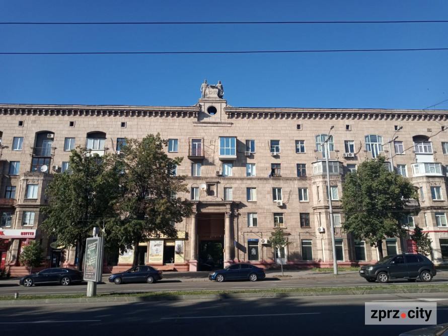 Будинок Вегмана на місці зруйнованого кінотеатру. Фото: zprz.city