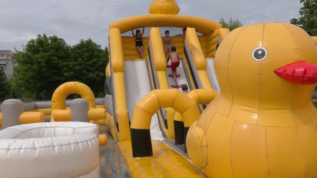 В Запорожье дети ветеранов могут бесплатно посещать бассейн: как зарегистрироваться