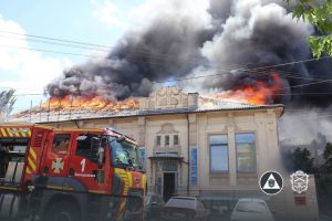 Російська атака на Запоріжжя: шестеро поранених, у місті видно дим (ОНОВЛЮЄТЬСЯ)