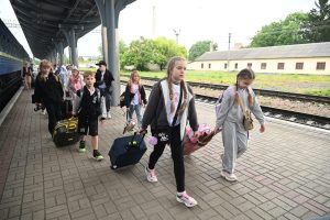 Сто детей из Запорожской области отправились на летний отдых в Закарпатье