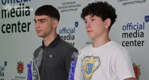 В Запорожье отметили подростков, которые помогали спасать людей после удара КАБами