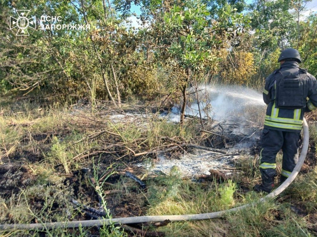 В Запорожье и пригороде в результате обстрелов произошло 9 пожаров — ГСЧС