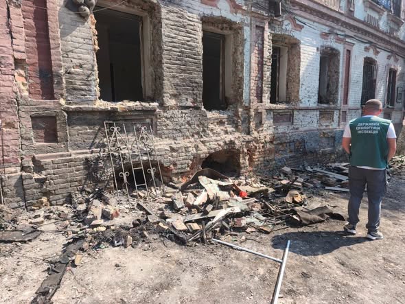 Экоинспекция задокументировала последствия обстрела в Запорожье: что известно (ФОТО)