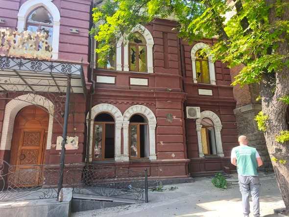 Экоинспекция задокументировала последствия обстрела в Запорожье: что известно (ФОТО)