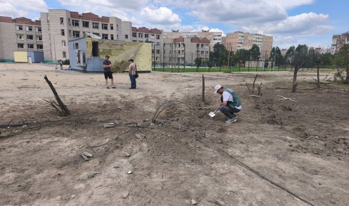 В Запорожье после обстрела обследовали места попаданий (ФОТО)
