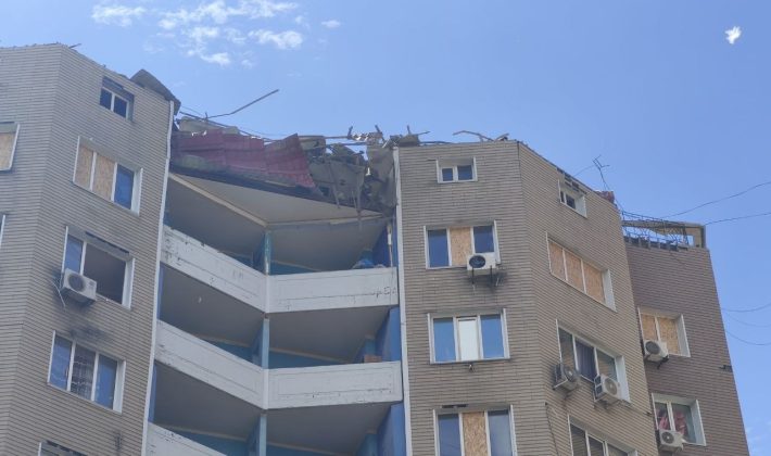 В Запорожье после обстрела обследовали места попаданий (ФОТО)