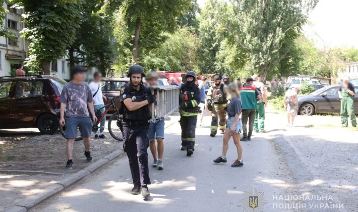 В Запорожье 5-летний ребёнок находится в тяжёлом состоянии после удара КАБ: данные полиции