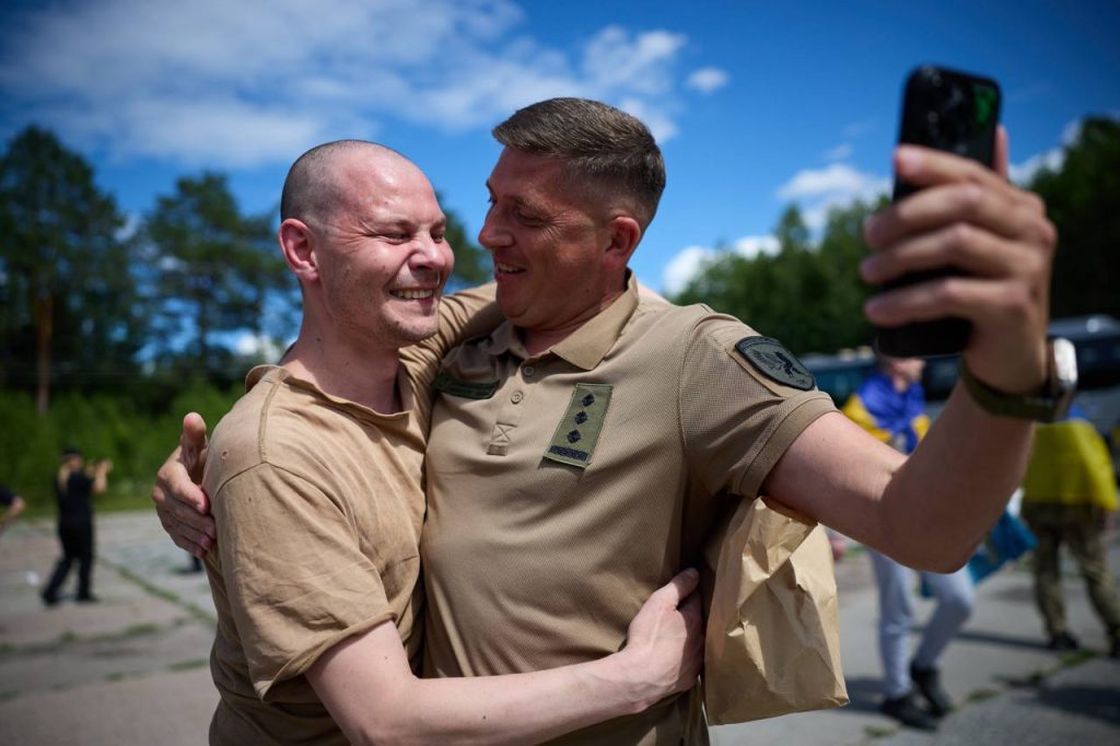 Из российского плена вернули 160 украинских военных: среди них — запорожцы