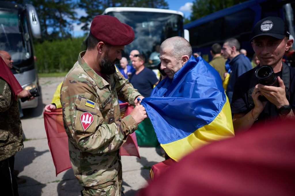 Из российского плена вернули 160 украинских военных: среди них — запорожцы