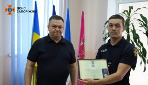 Запорожских спасателей наградили знаками отличия Президента Украины «За оборону Украины»