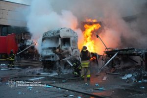 В Запорожье из-за утренних российских атак произошли пожары