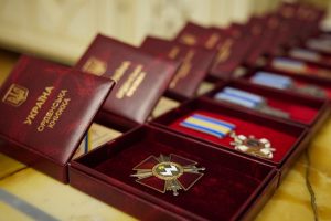 Орден та почесне звання: двоє запоріжців отримали державні нагороди від Президента