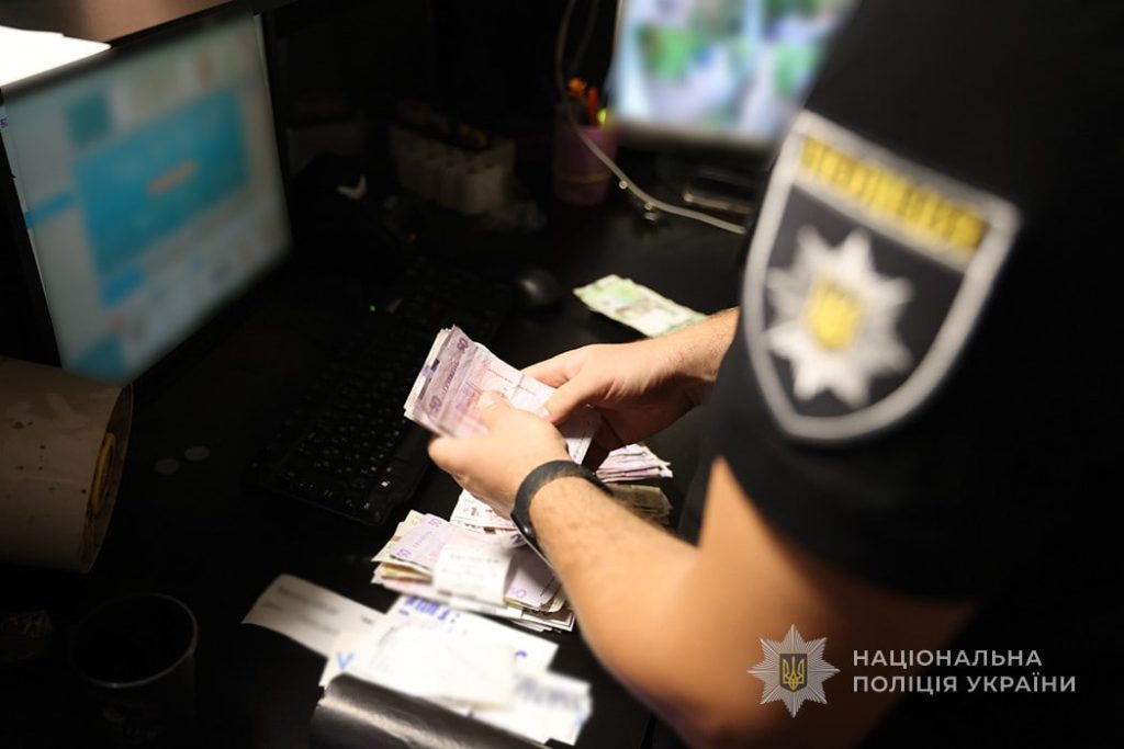 У Запоріжжі викрили мережу нелегальних гральних залів. Фото: поліція Запорізької області