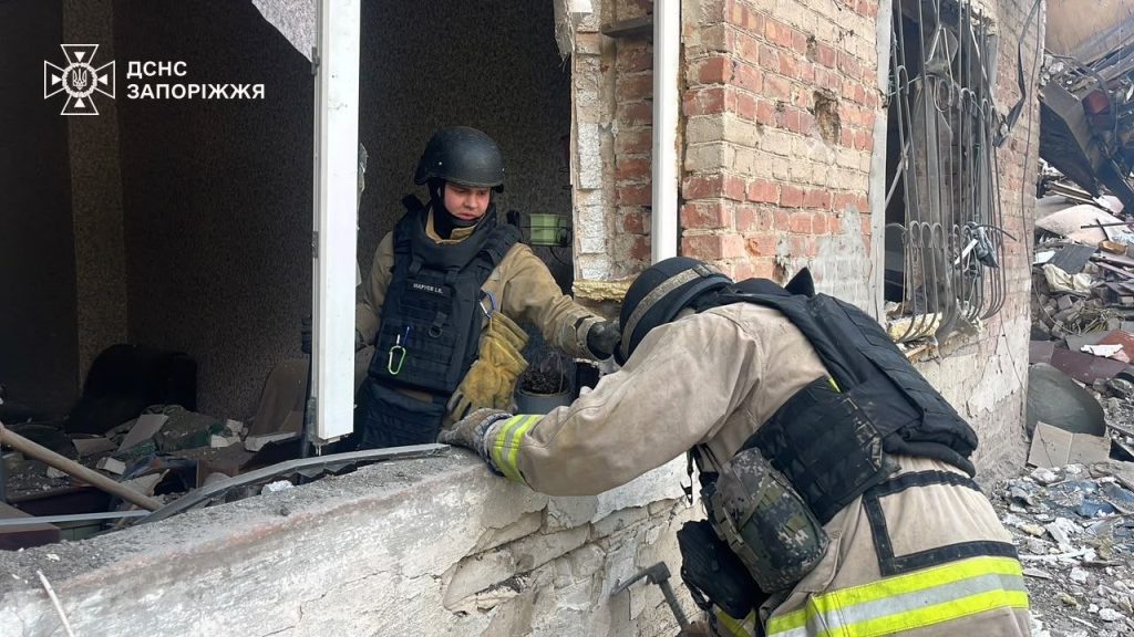 Наслідки ударів по Запоріжжю 15 липня. Фото: ДСНС Запоріжжя