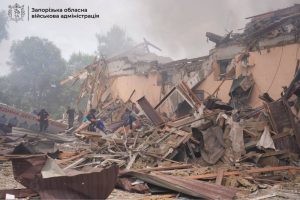 Росіяни вдарили КАБами по Запоріжжю: відомо про поранених