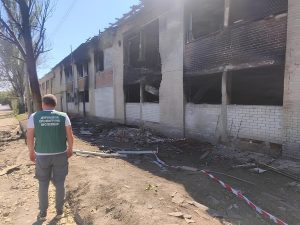 Екоінспекція задокументувала наслідки обстрілу Космічного району Запоріжжя: що відомо (ФОТО)