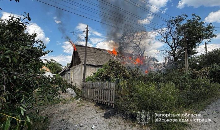 Россия нанесла удар по частному сектору в Запорожье: подробности (ФОТО)