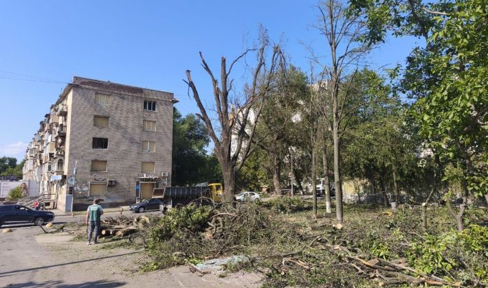В Запорожье обследовали места обстрелов на Космосе и в Александровском районе (ФОТО)