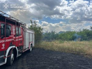 У Запоріжжі російський дрон атакував рятувальників: є поранений