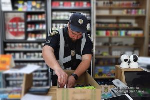 У Запоріжжі викрили схему незаконного продажу сигарет і вейпів