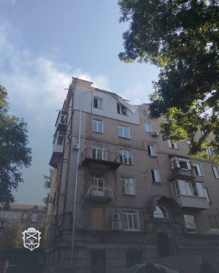 Российские войска атаковали Запорожье: повреждена многоэтажка