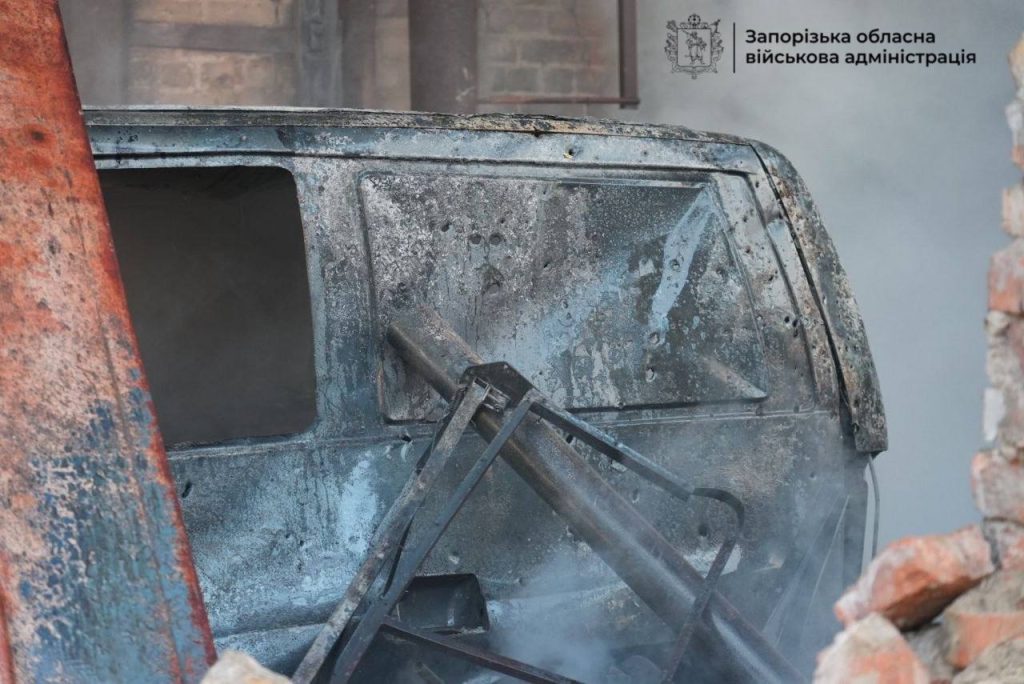 РФ атаковала складские помещения в Запорожье: вспыхнул пожар (ОБНОВЛЯЕТСЯ)