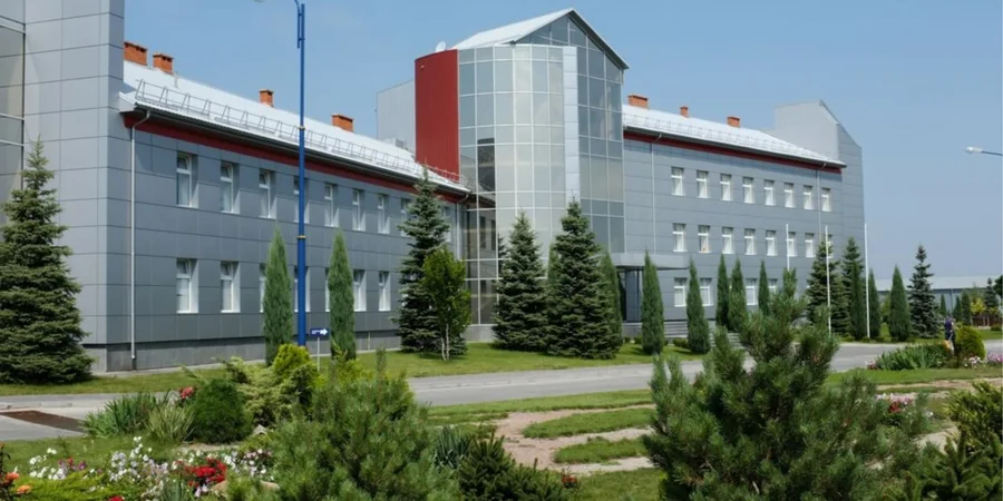 В Запорожье российская атака уничтожила ликеро-водочный завод «Хортиця»