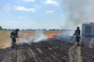 В Запорожье и пригороде после российских обстрелов произошло 20 пожаров: есть раненые (ФОТО)