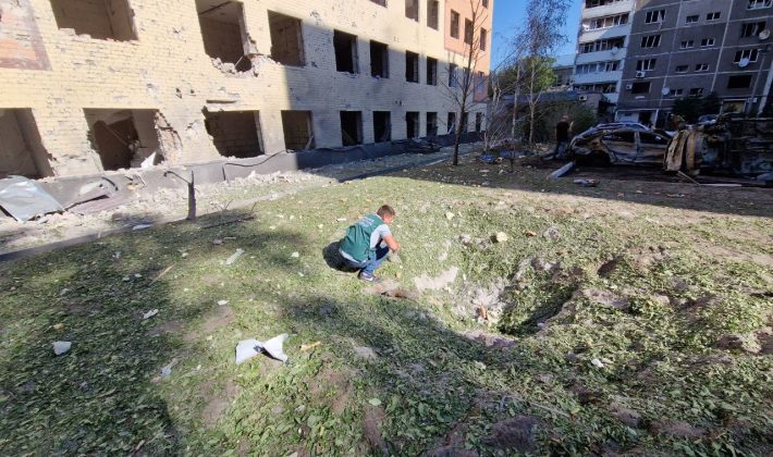 Воронки, пожар и тонны мусора: экоинспекторы оценивают последствия атаки на Запорожье