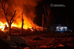 Росіяни вдарили по промисловості та житловому сектору Запоріжжя: десятки постраждалих