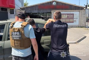 Схема на 6000 доларів: запоріжанин відправляв ухилянтів за кордон під виглядом працівників підприємств