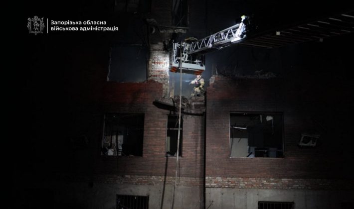 Ночная атака на Запорожье: россияне ударили дронами и КАБом (ОБНОВЛЯЕТСЯ)