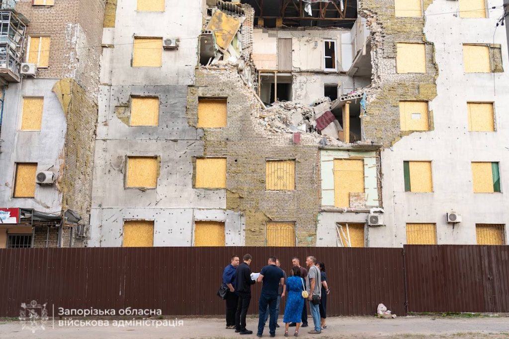 В Запорожье восстановят поврежденную КАБом многоэтажку: где именно