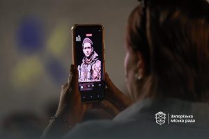 Память тех, кто погиб: в Запорожье провели вечер для семей погибших Защитников