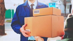Податок на посилки: українцям доведеться платити більше за допомогу з-за кордону