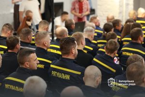 В Запорожье более 50 спасателей получили награды по случаю профессионального праздника