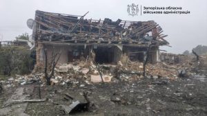 Росіяни вдарили КАБами по селу на Запоріжжі: постраждала дитина