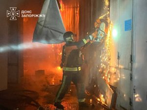 Россияне атаковали крупнейший рынок Запорожья на улице Базарной (ФОТО)