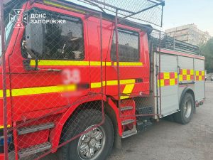 У передмісті Запоріжжя росіяни атакували пожежно-рятувальний автомобіль: поранені четверо рятувальників