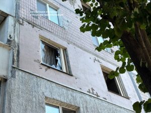Росіяни атакували Запоріжжя: зруйнований приватний будинок, сталися пожежі (ОНОВЛЮЄТЬСЯ) 